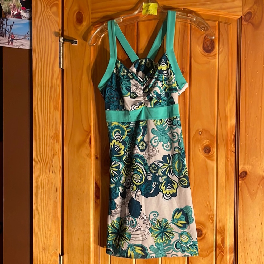 Small      Tunic     $12
Like new very good condition.